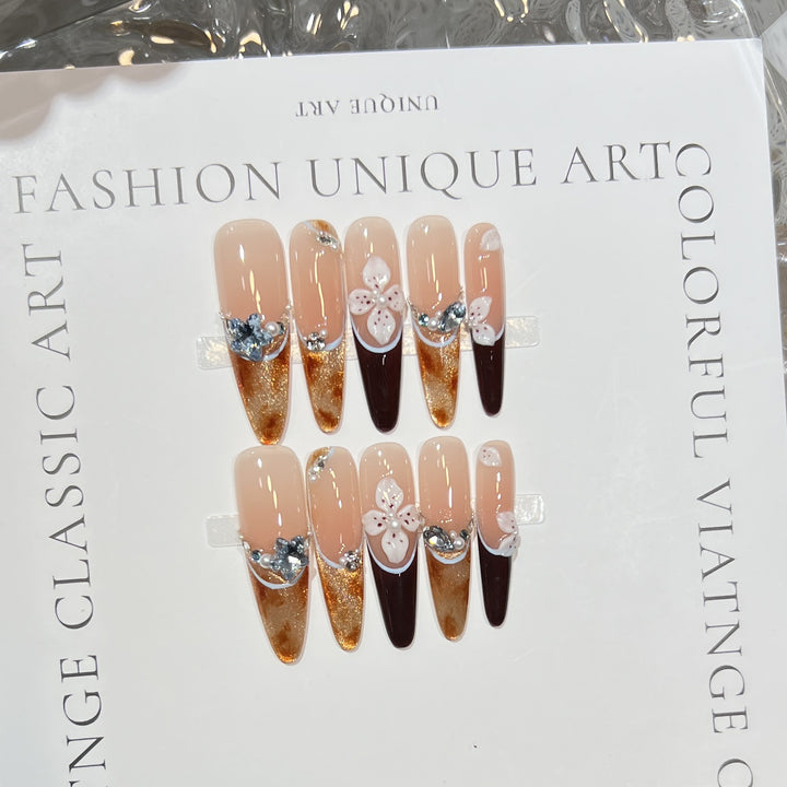 Elegant Decorative Press-On Nail Art Set