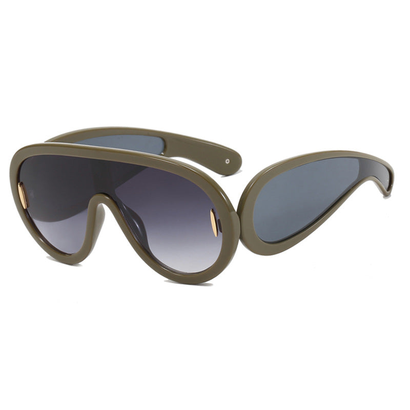 Ladies sporty protective goggles in innovative design Bowlift