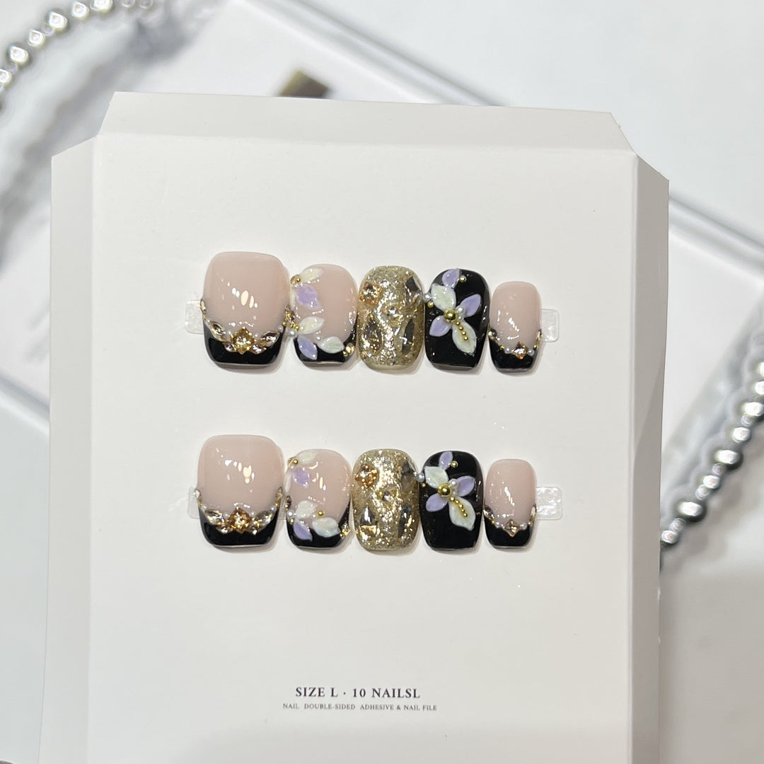 Themed Press-On Nail Art Set with Hello Kitty Designs Bowlift