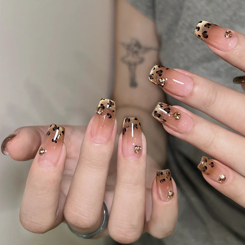 Stylish Press-On Nail Set with Artistic Leopard Design Bowlift