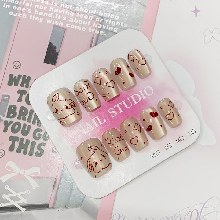 Creative nail art with loving motifs Bowlift