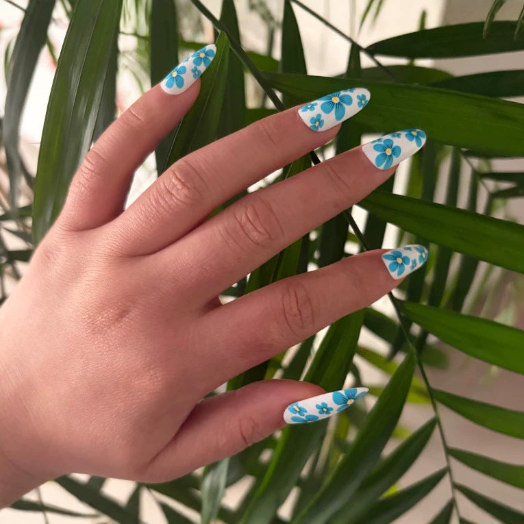 Artistic Almond-Shaped Press-On Nails Set with Metallic Accents Bowlift