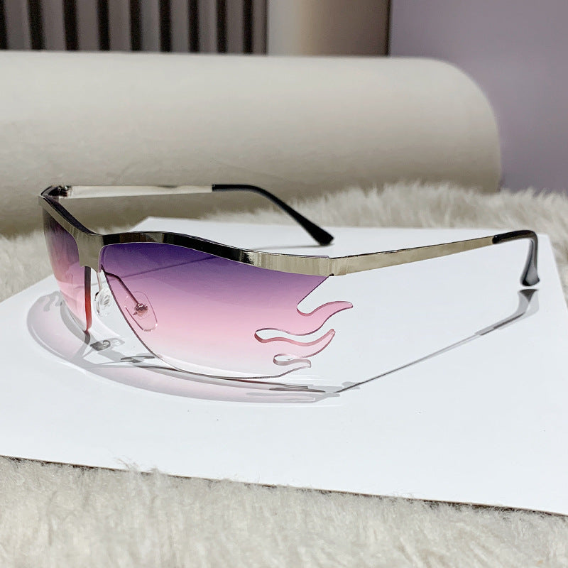Women futuristic sunglasses with distinctive design Bowlift