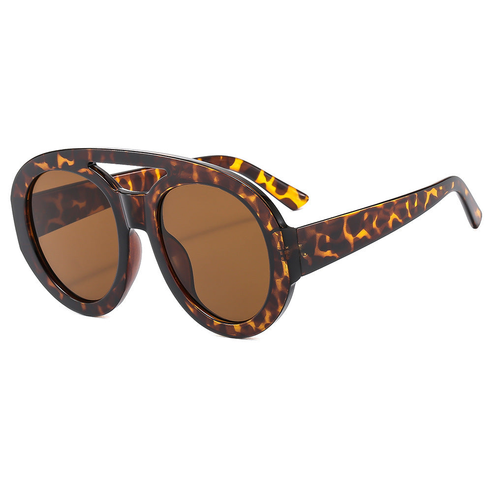 Women's Fashion Sunglasses in Futuristic Oversized Design Bowlift
