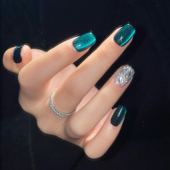 Sparkling Acrylic Press-On Nail Set Bowlift