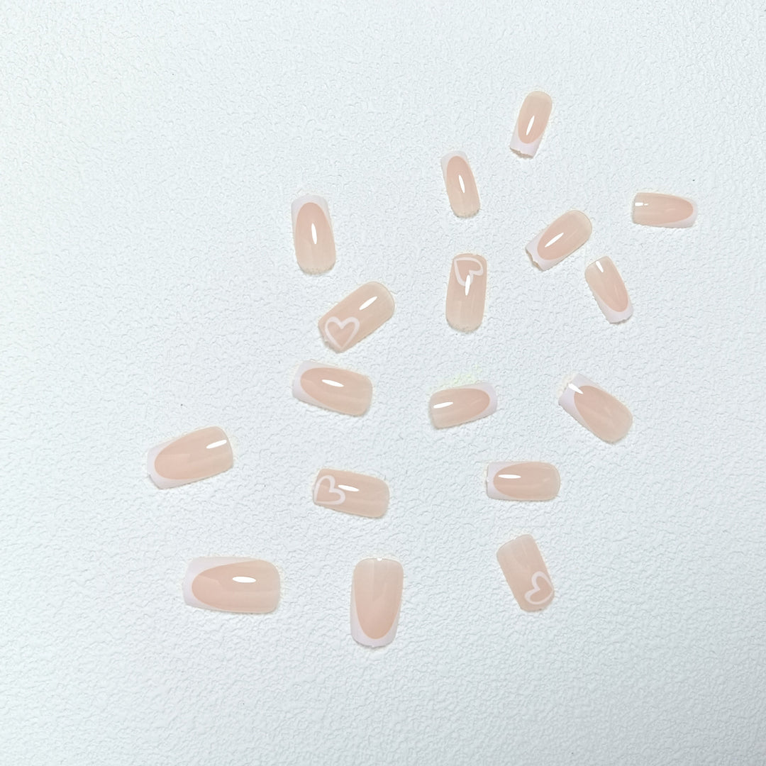 Artistic Heart Design Press-On Nails Bowlift