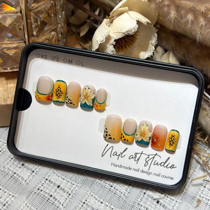 Floral Themed Press-On Nail Art Set Bowlift