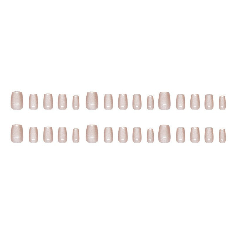 High-quality artificial nails with natural finish Bowlift