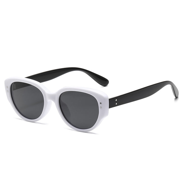 Vintage-inspired Oversized Sunglasses
