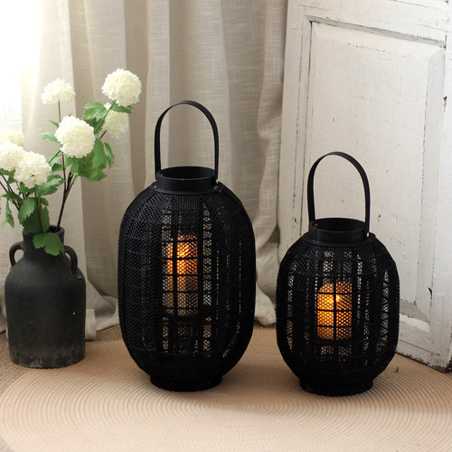 Decorative metal lantern with handle Bowlift