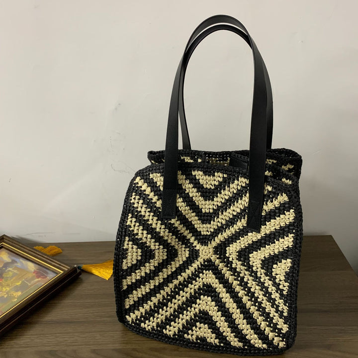 Designer basket bag with graphic pattern Bowlift