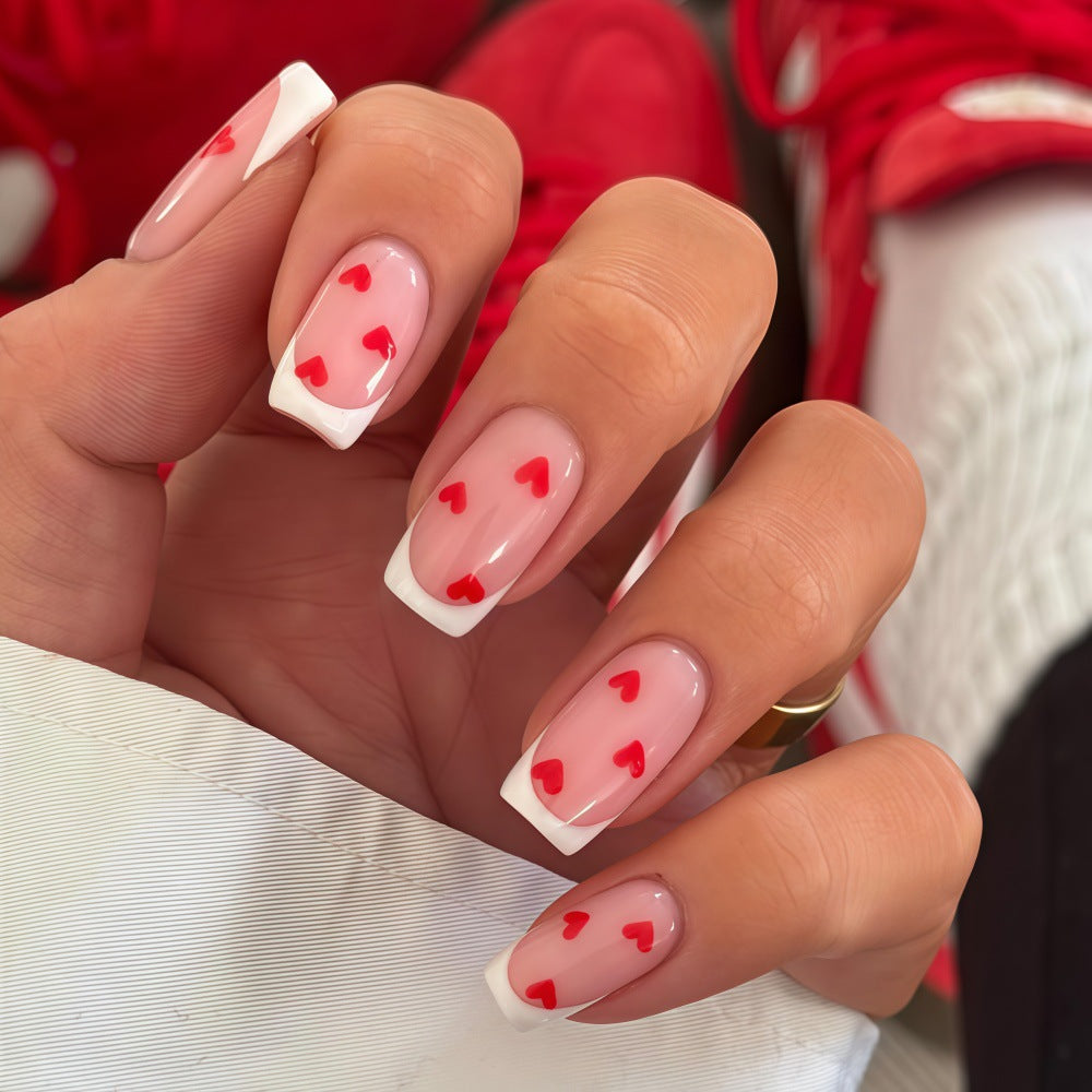 Artificial nails with romantic heart motifs Bowlift