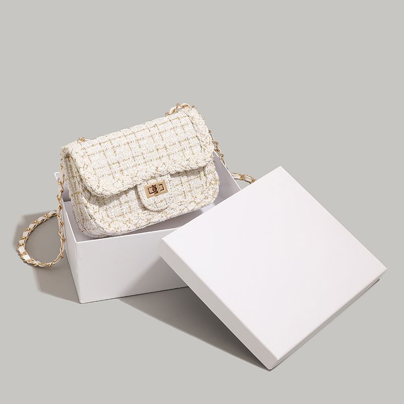 Elegant Tweed Shoulder Bag Bowlift