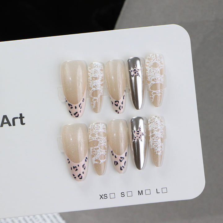 French Tip Press-On Nail Art Bowlift