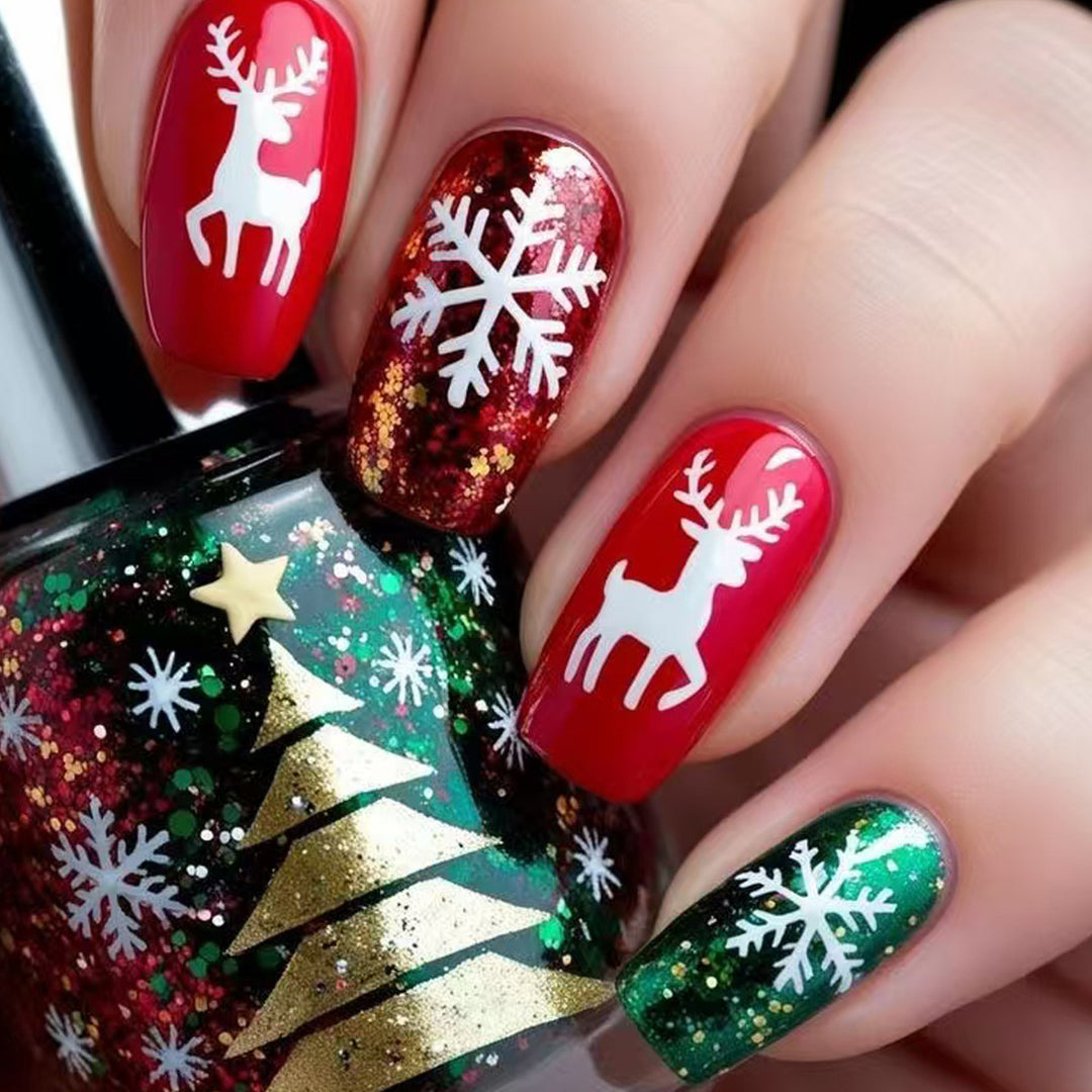 Artificial nails in festive reindeer and snowflake design Bowlift
