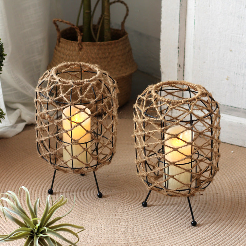 Decorative plant container with tripod Bowlift