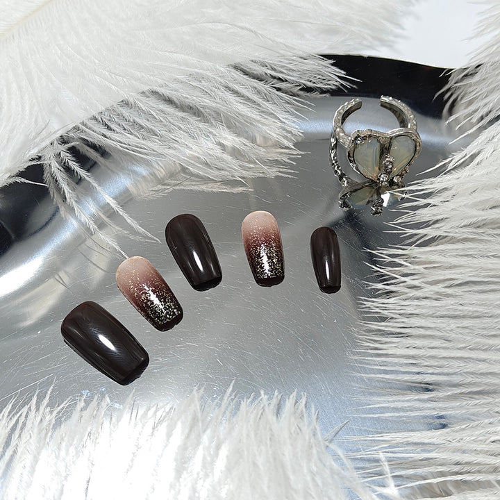 Creative artificial nails with glitter and high-gloss finish Bowlift