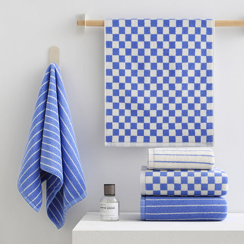Women Elegant Terry Bath Towel with Striped Pattern Bowlift