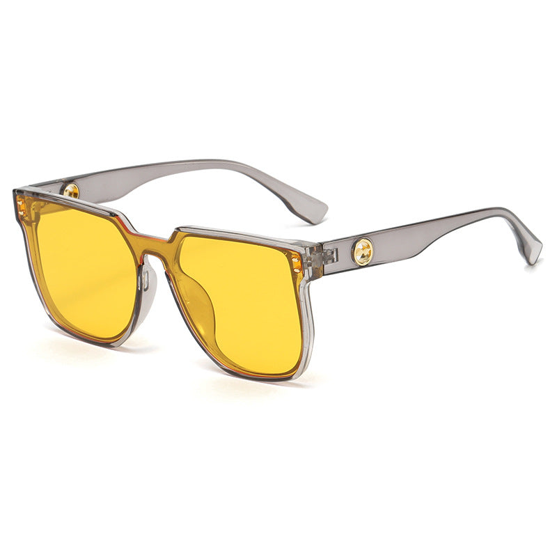 Women striking sunglasses with a distinctive geometric frame Bowlift