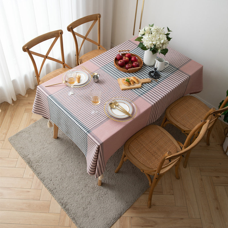Elegant Checkered Tablecloth