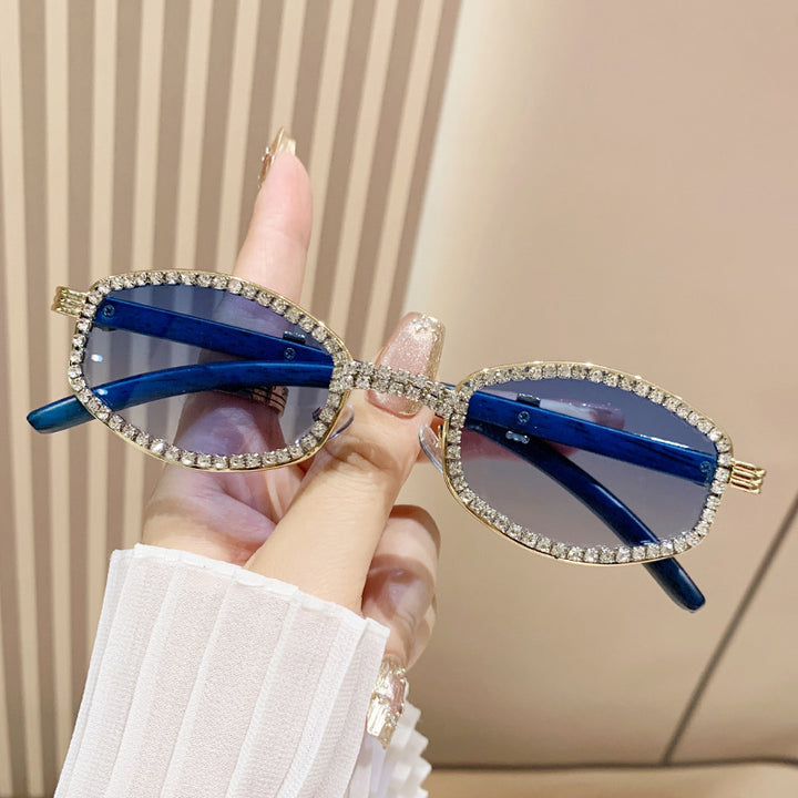 Women's sunglasses in elegant glamour style Bowlift