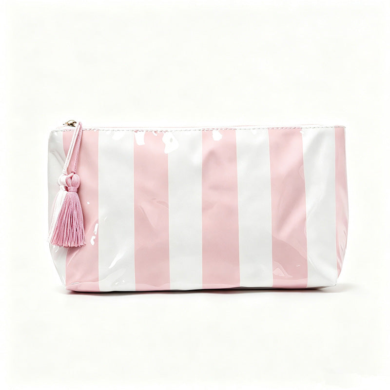 Practical and Stylish Cosmetic Bag Bowlift
