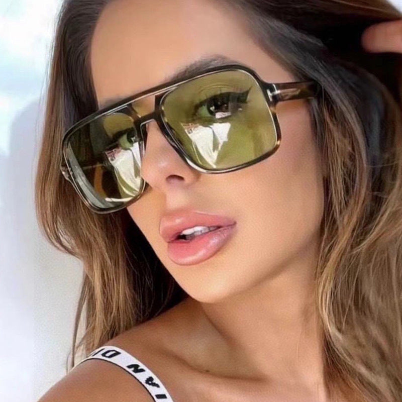 Women's sunglasses in a striking, angular design with UV protection Bowlift