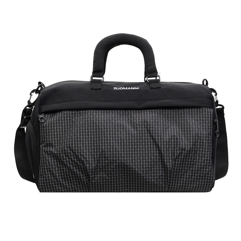 Sporty travel bag with padded carrying system and multiple compartments Bowlift