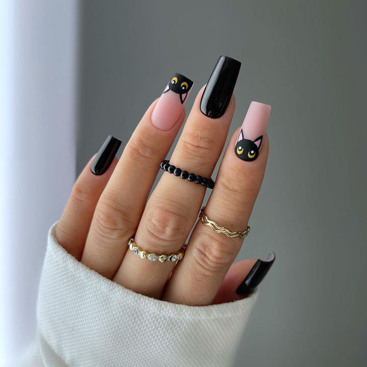 Elegant Stiletto Press-On Nail Art with Rhinestone Accents Bowlift