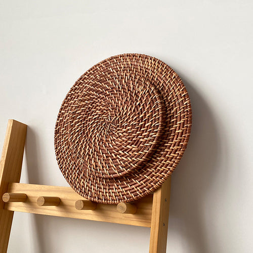 Decorative basket with ornate design Bowlift