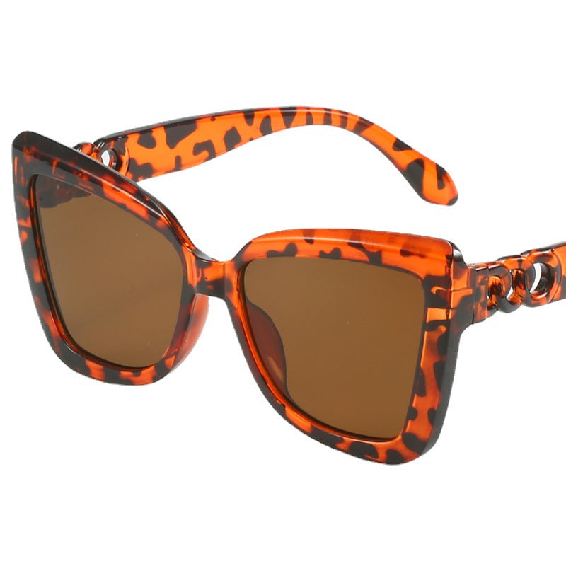 Ladies modern cat-eye sunglasses with clear frame and UV protection Bowlift