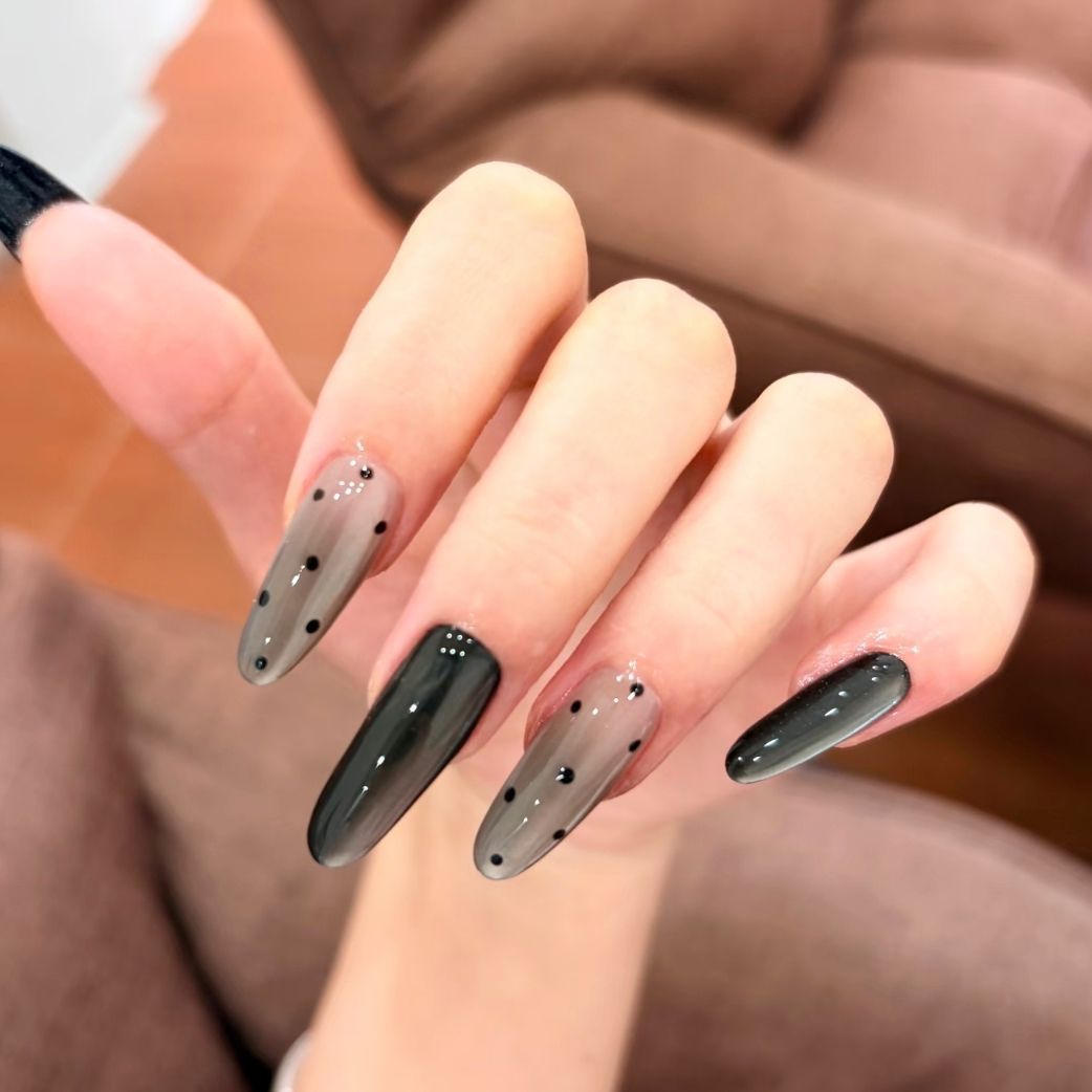Glamorous Gel Nail Art Extensions Bowlift