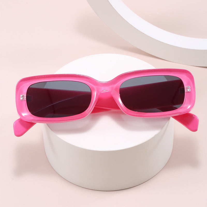 Women's stylish designer sunglasses with fashionable, rectangular frame Bowlift