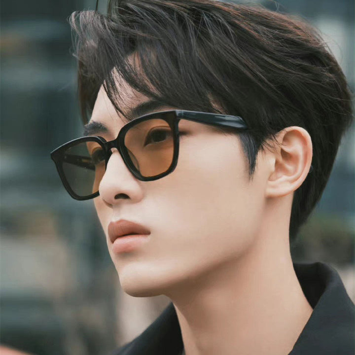 Ladies Cat-Eye Design Sunglasses with protective UV filter Bowlift