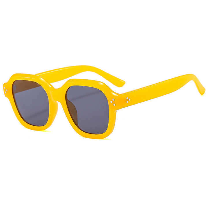 Women’s Fashion Retro Sunglasses with Wide Frame and UV Protection Bowlift