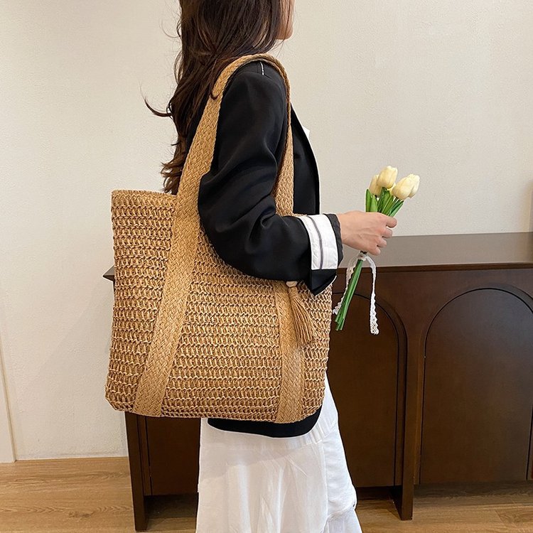 Large macrame bag with leather accents Bowlift