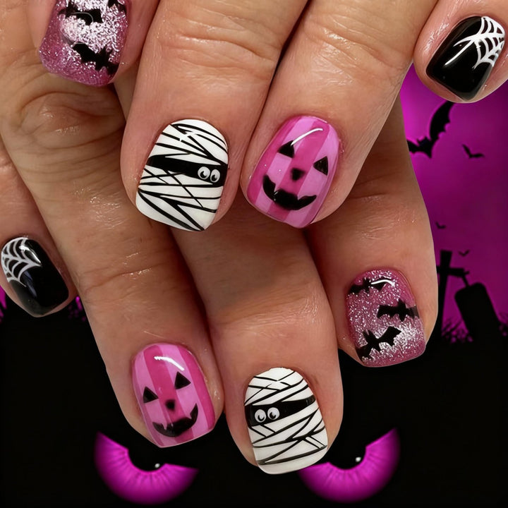 Nail art set with detailed floral designs Bowlift