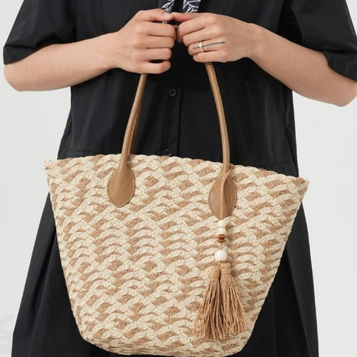 Bast tote bag with stylish zigzag pattern and leather handles Bowlift