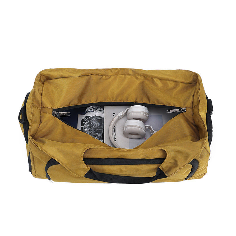 Sporty Duffel Bag with Expandable Compartments and Practical Carrying System Bowlift