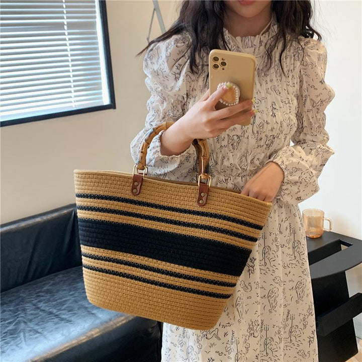 Fashionable Basket Handbag Made of Natural Materials Bowlift