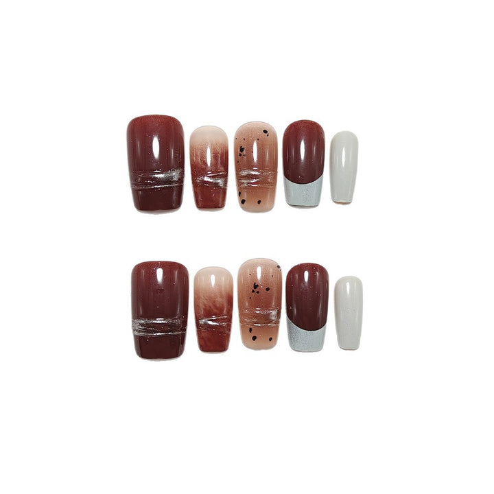 Trendy artificial nails with elegant metallic and gradient effects Bowlift