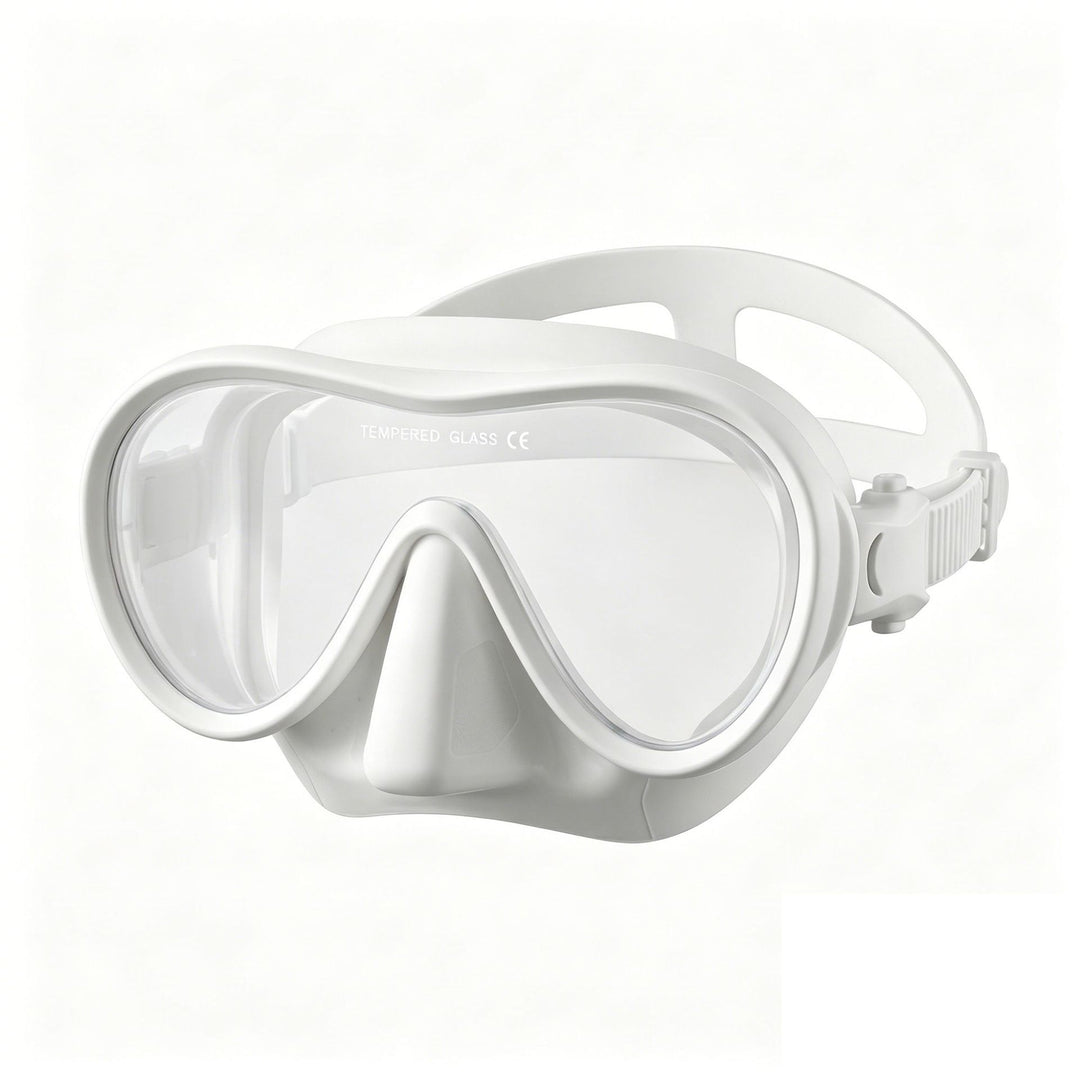 Diving mask with ergonomic design and wide field of vision Bowlift