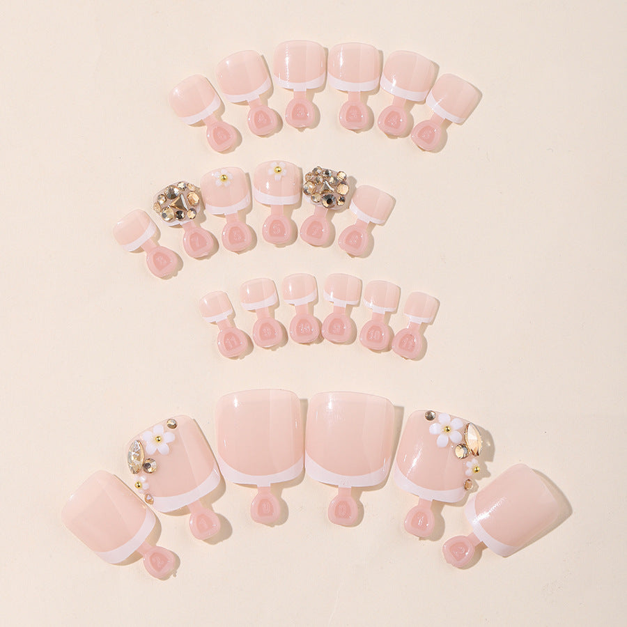 Artificial nail set with elegant jewelry details and excellent wearing comfort Bowlift