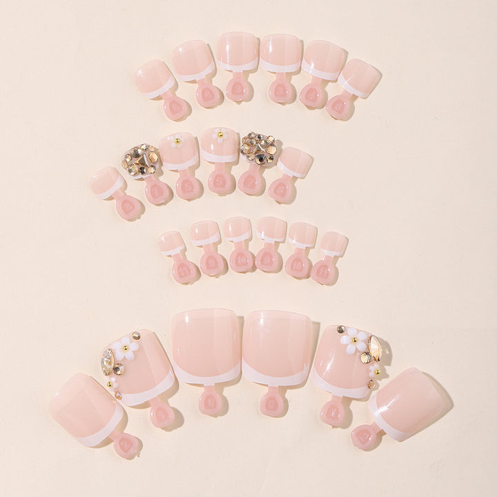 Artificial nail set with elegant jewelry details and excellent wearing comfort Bowlift