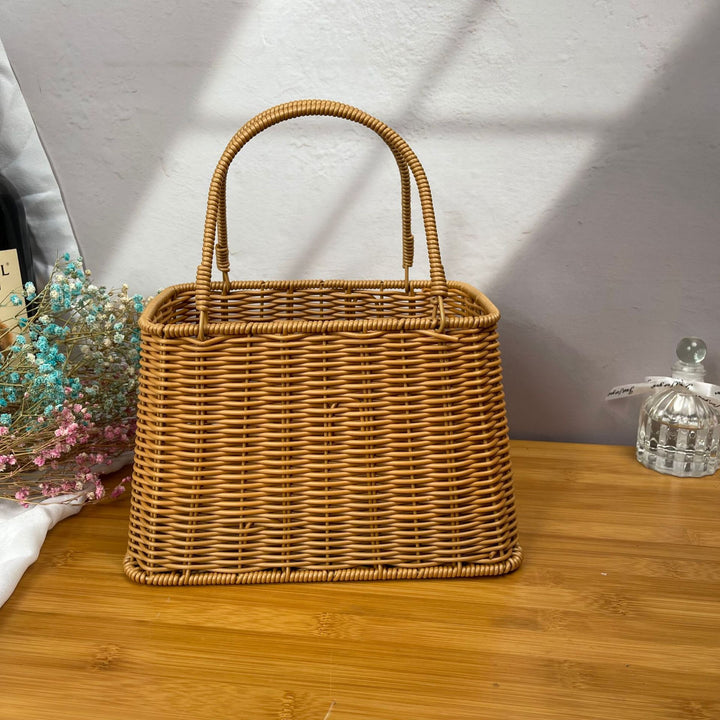 Women's stylish rattan container with pearl handle Bowlift
