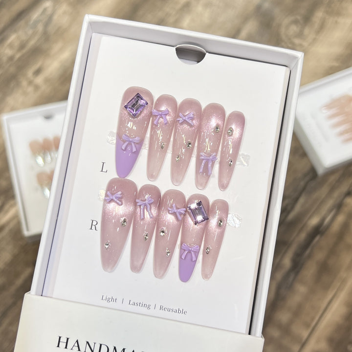 Elegant Handcrafted Press-On Nail Art Set Bowlift