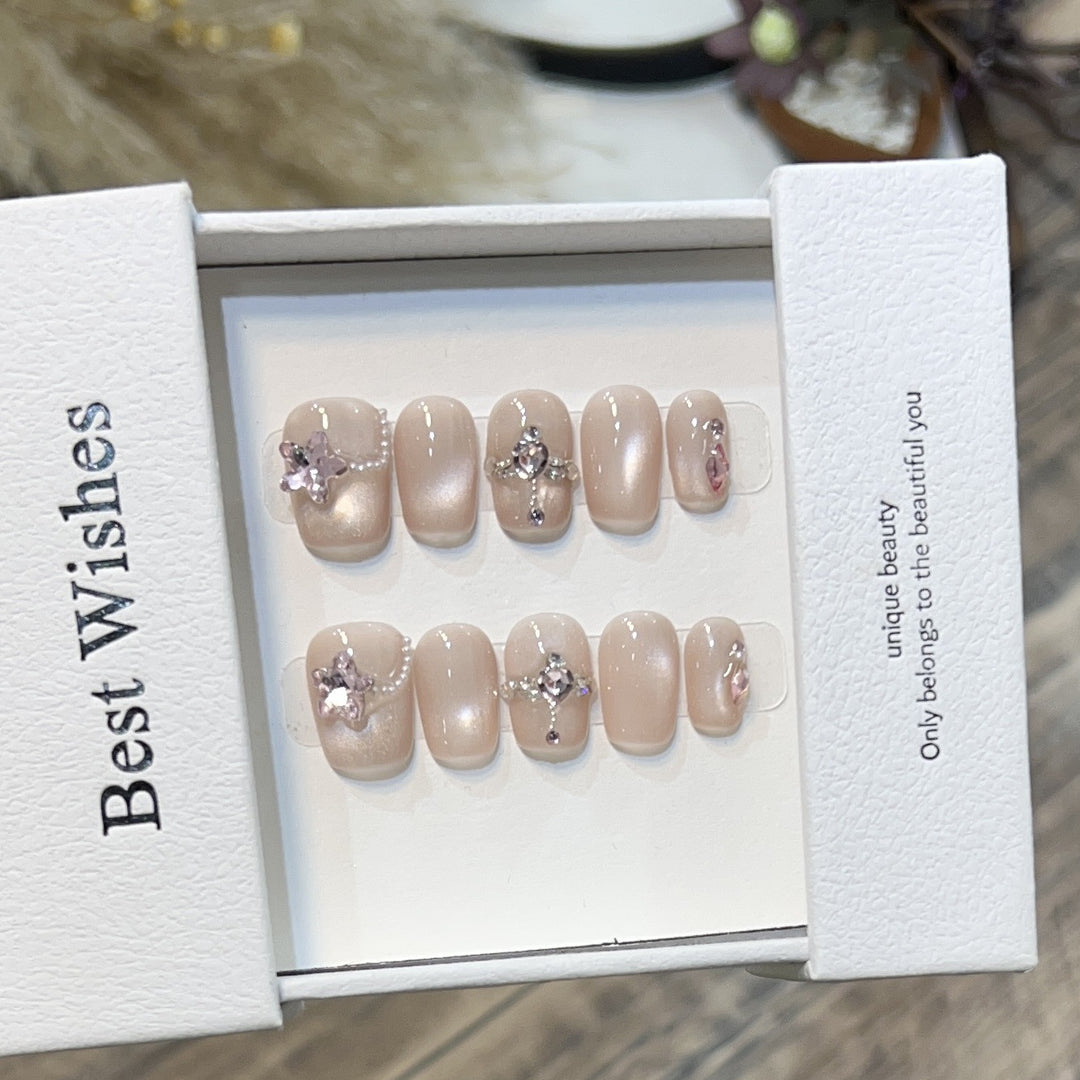 Elegant Press-On Nail Set with Floral Accents Bowlift