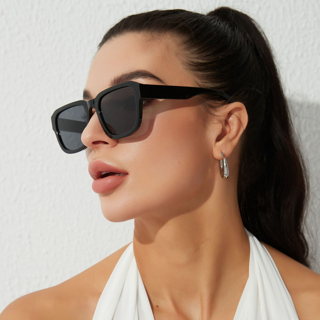 Women's modern sunglasses in chic oversized style Bowlift