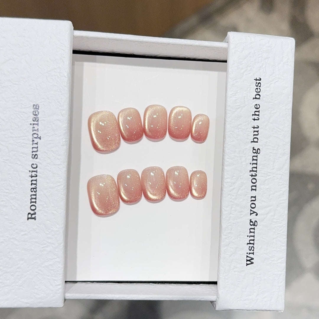 Artificial Nail Set with Shimmering Accents Bowlift