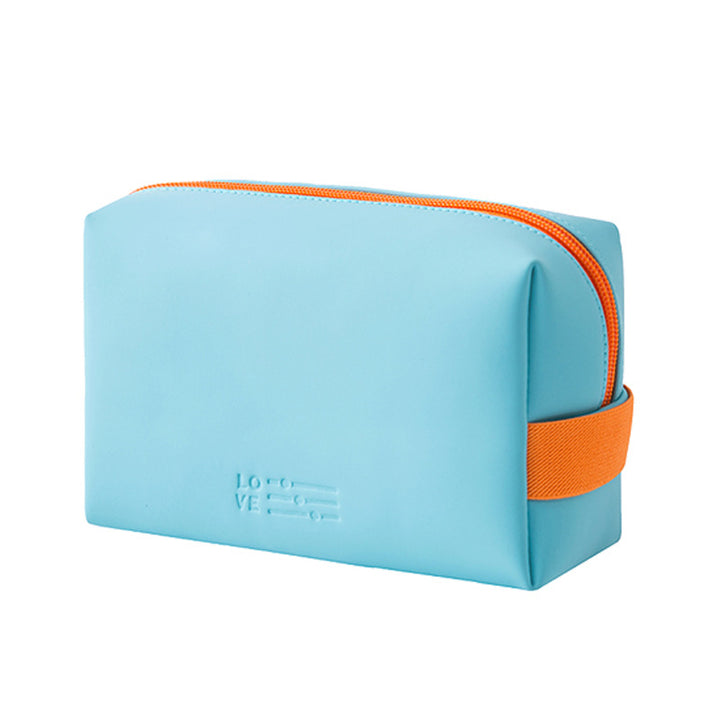 Women’s Cosmetic Pouch with Practical Zipper Bowlift